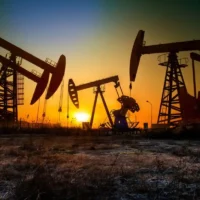 Harga Minyak Dunia Naik Akibat Serangan Drone di Ladang Minyak Irak